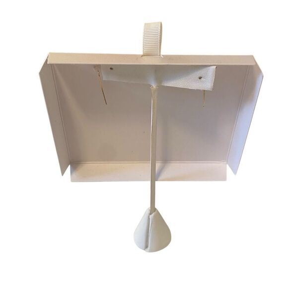 House of Harlow 1960 Gold Toned Flower Earrings w/Faceted White Center. - Picture 4 of 6